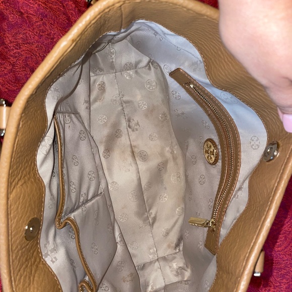 Tory Burch Amanda Leather Crossbody Handbag - Picture 5 of 6